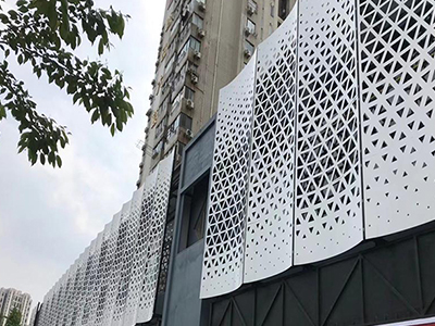 ���̰���