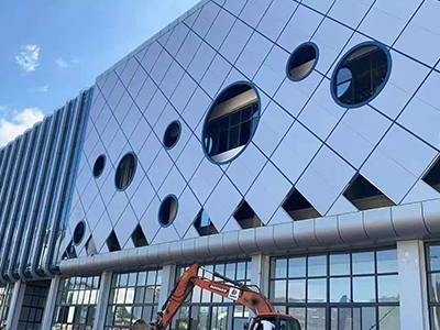 ���̰���