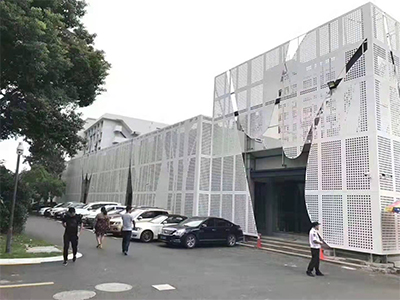 ���̰���