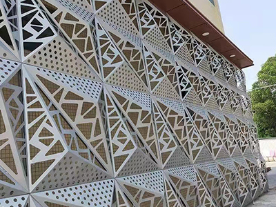 ���̰���